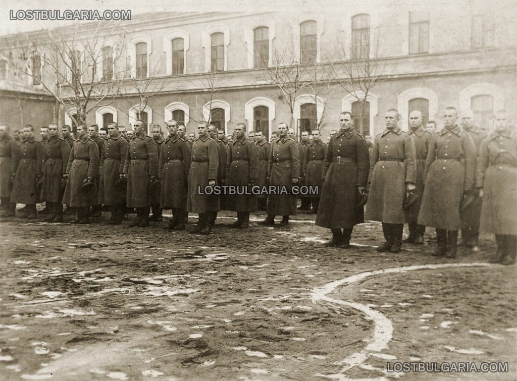 Водосвет на младите войници преди започване на обучението, София, 1929г.