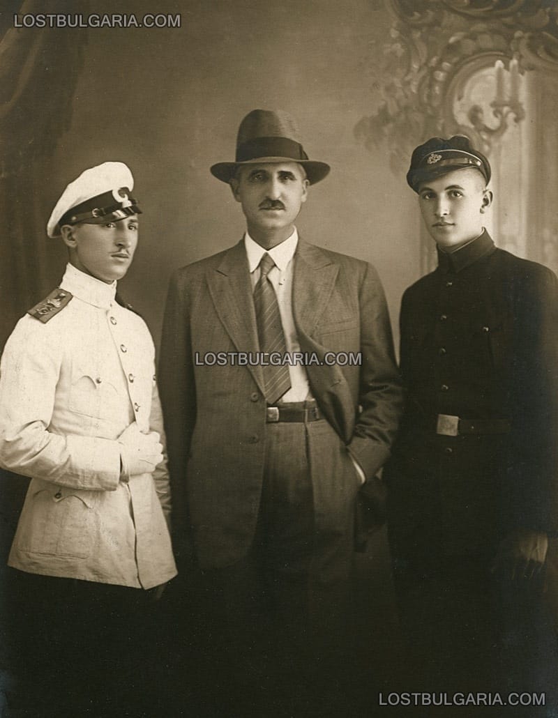 Баща със своите синове, 30-те години на ХХ век