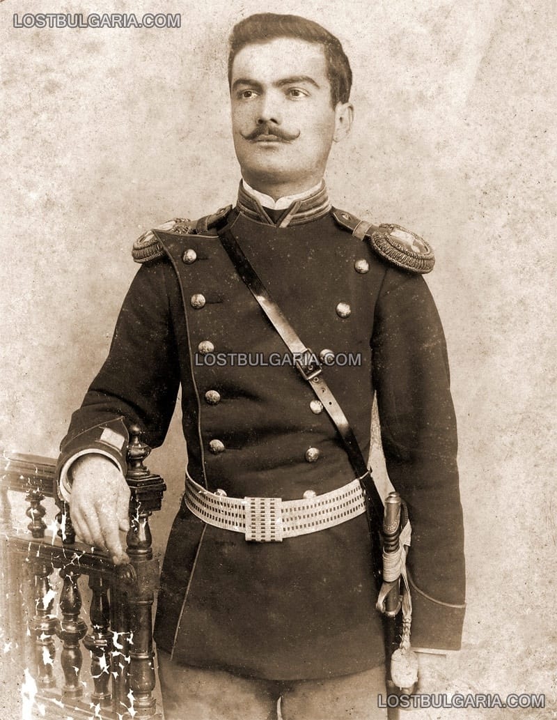 Поручик от 19-ти пехотен полк в парадна униформа мод. 1897