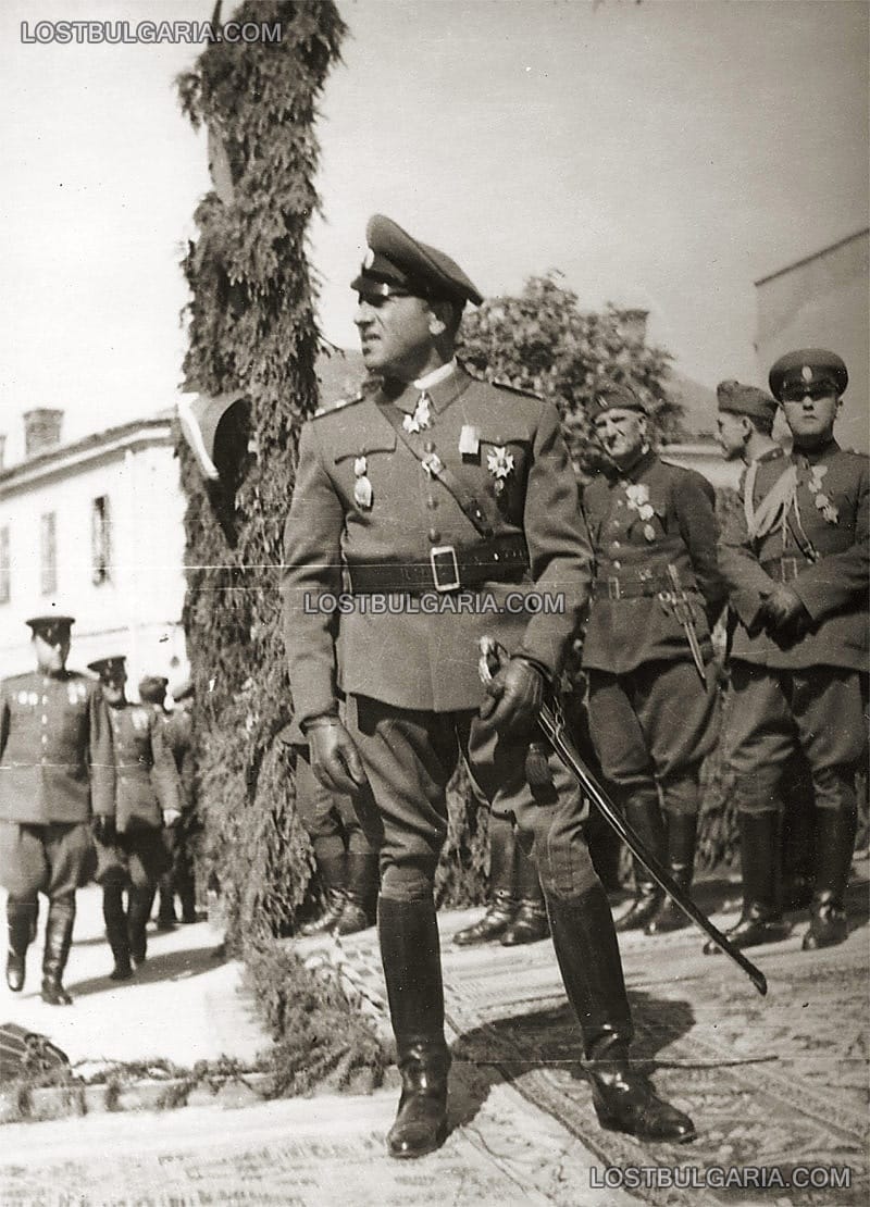 Генерал Владимир Стойчев, 40-те години на ХХ век