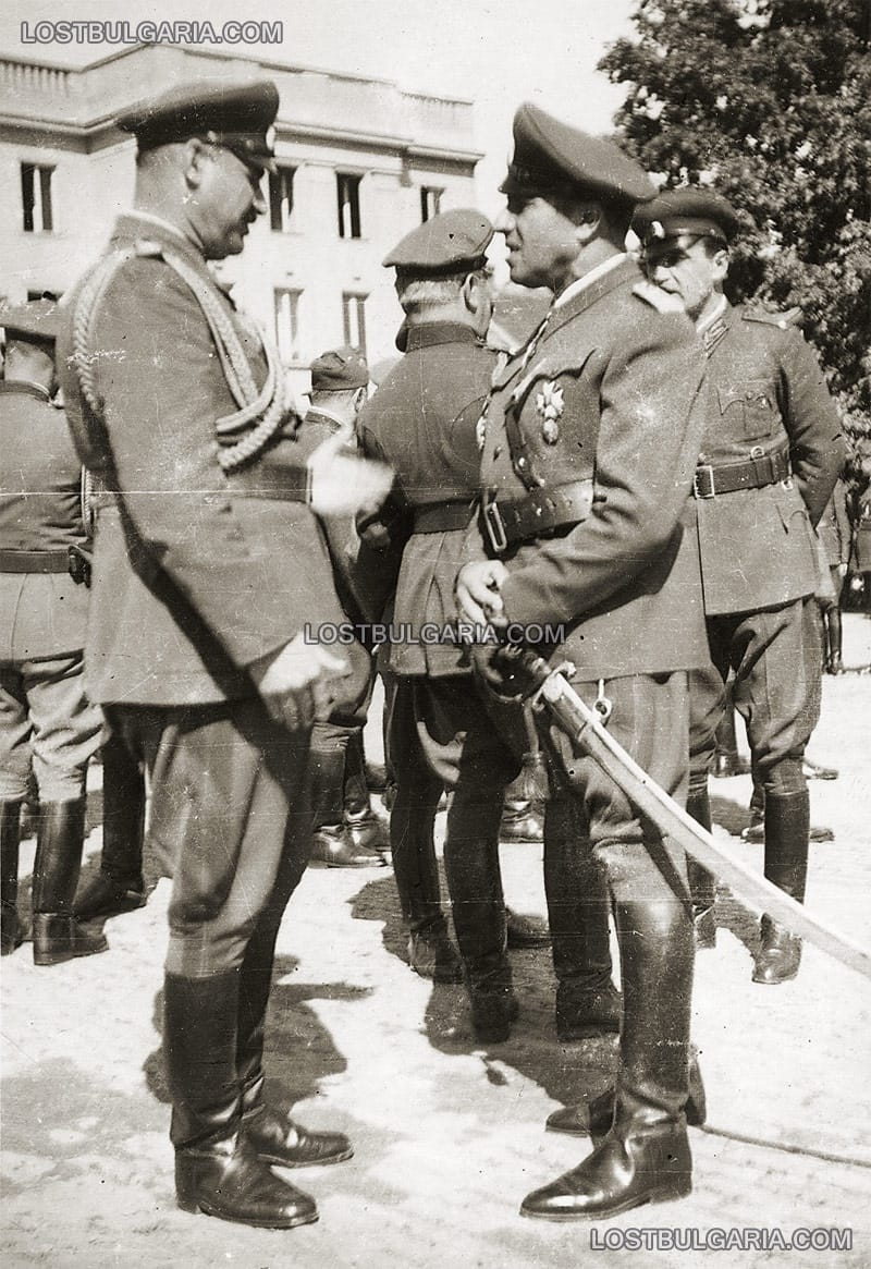 Генерал Владимир Стойчев (вдясно), 40-те години на ХХ век