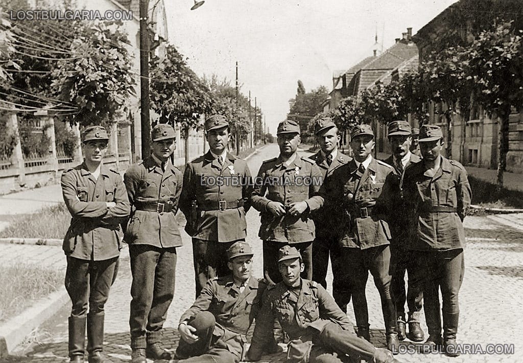 Български офицери и войници от Бронираната бригада в Унгария, 1945г.