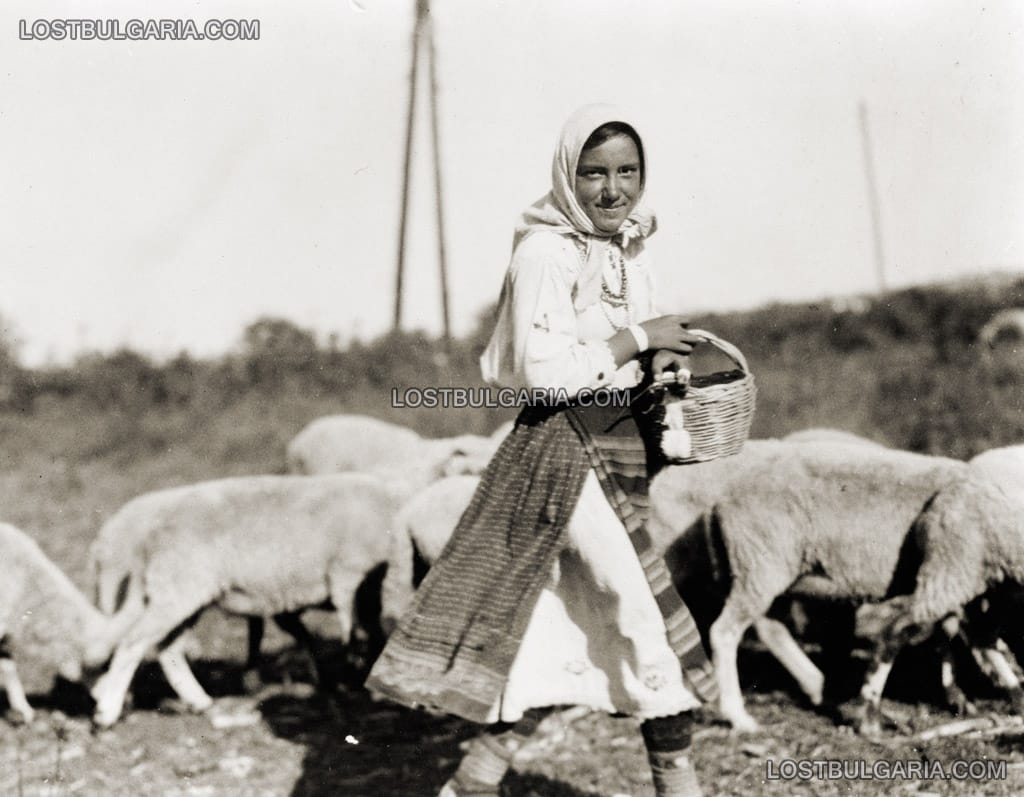 Малка пастирка, 20-те години на ХХ век