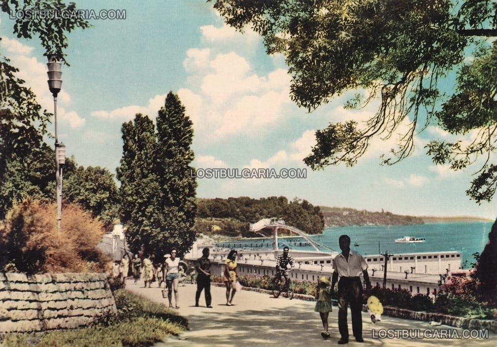 Варна, Морската градина - към морските бани, 1961г.