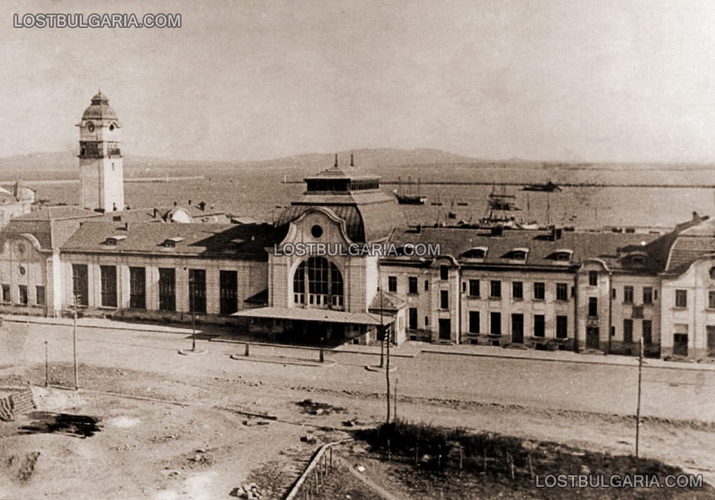 Бургас, ж.п. гарата малко след завършването й, 20-те години на ХХ век