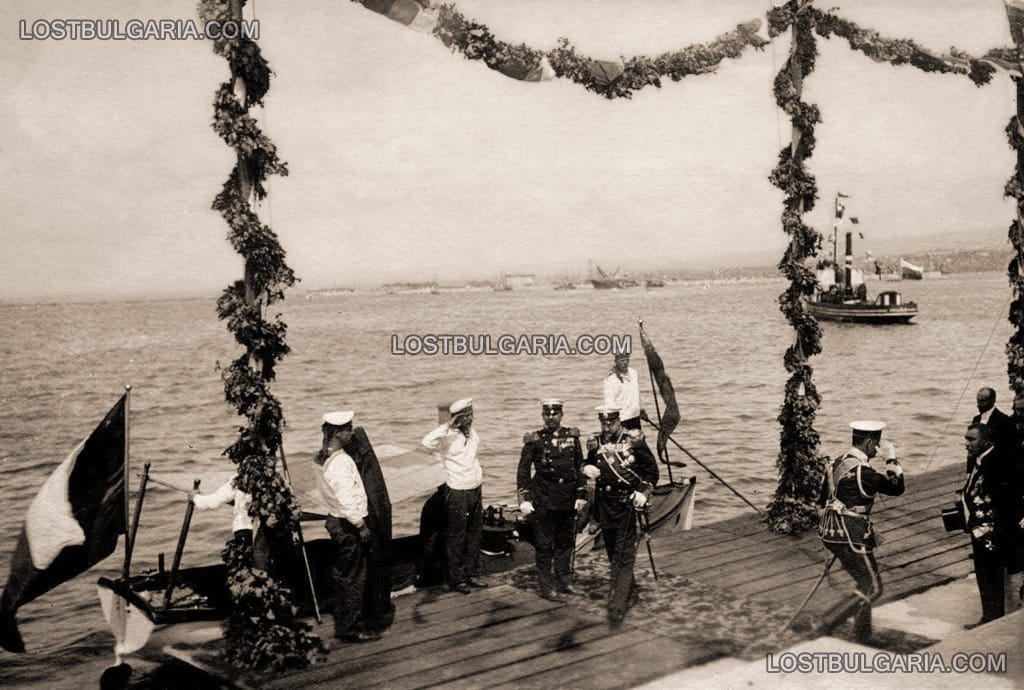 Варна, посрещане на Н.В.Княз Фердинанд за официалното откриване на пристанището, най-вдясно Димитър Петков (министър-председател по това време), 18 май 1906 г.