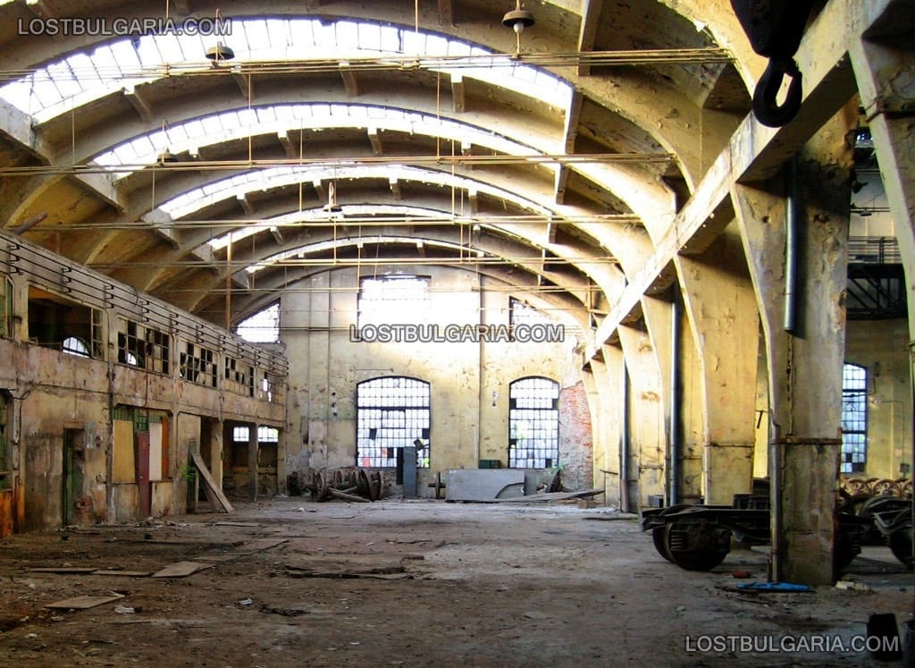 София, изоставено хале на Железопътния завод, 2007г.