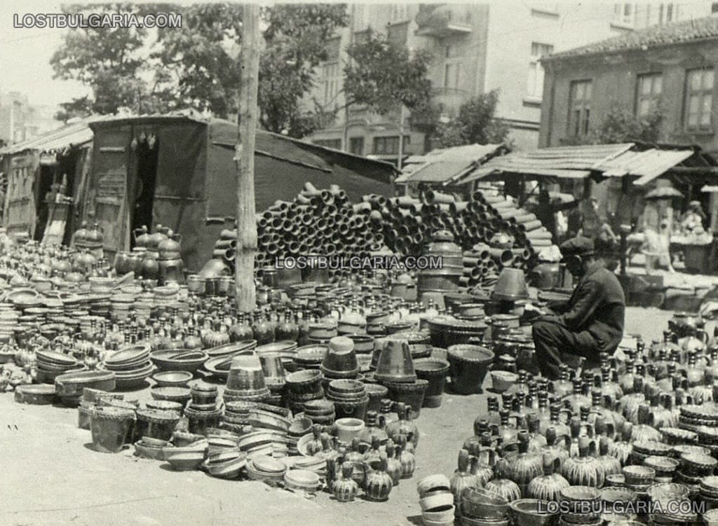 София, Женския пазар - продавач на грънци, 30-те години на ХХ век