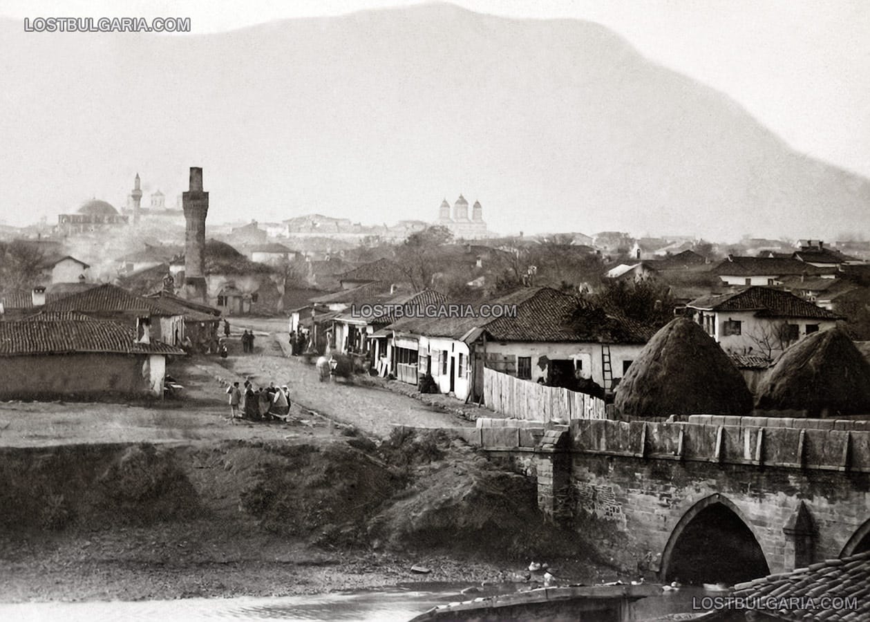 София през 1879 година, в дясно е Шареният мост, днес Лъвов мост