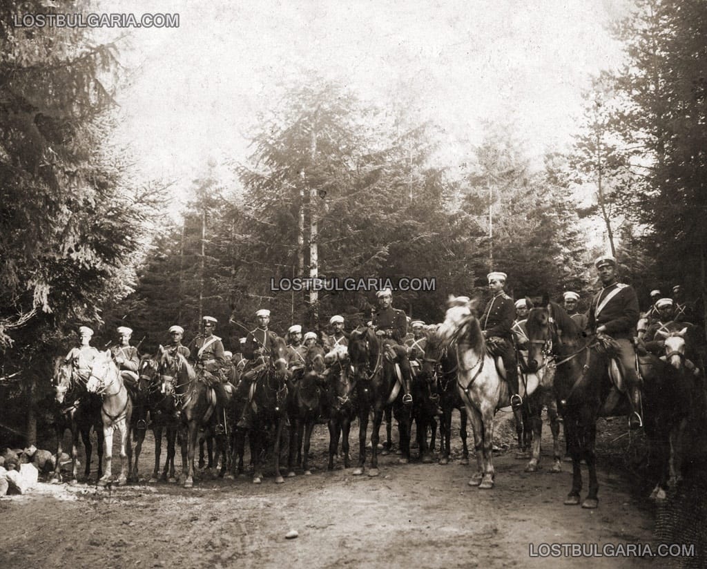 Офицерски разезди от 4-ти конен полк преди маневрите Самоков-Долна Баня. Чамкория (Боровец), 1906 г.