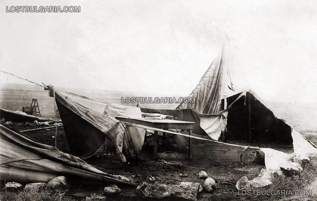 Аеропланна палатка, разрушена от бурята на 18 срещу 19 юли 1917 г., вероятно на летище Белица
