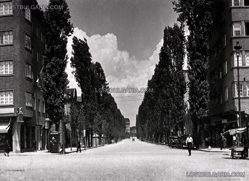 София, кръстовището на булевард "Васил Левски" и улица "Граф Игнатиев", 30-те години на ХХ век