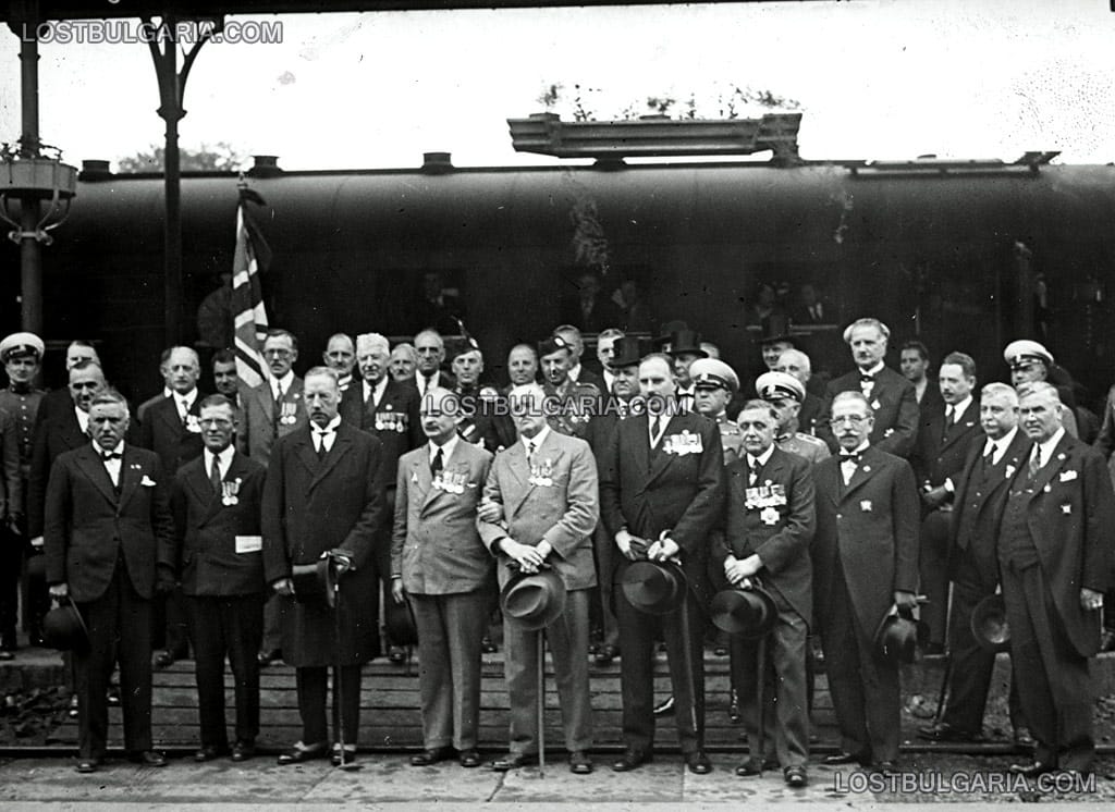 Делегати и гости на конгреса на Съюза на железничарите и бившите железничари в София, Централната гара, 30-те години на ХХ век
