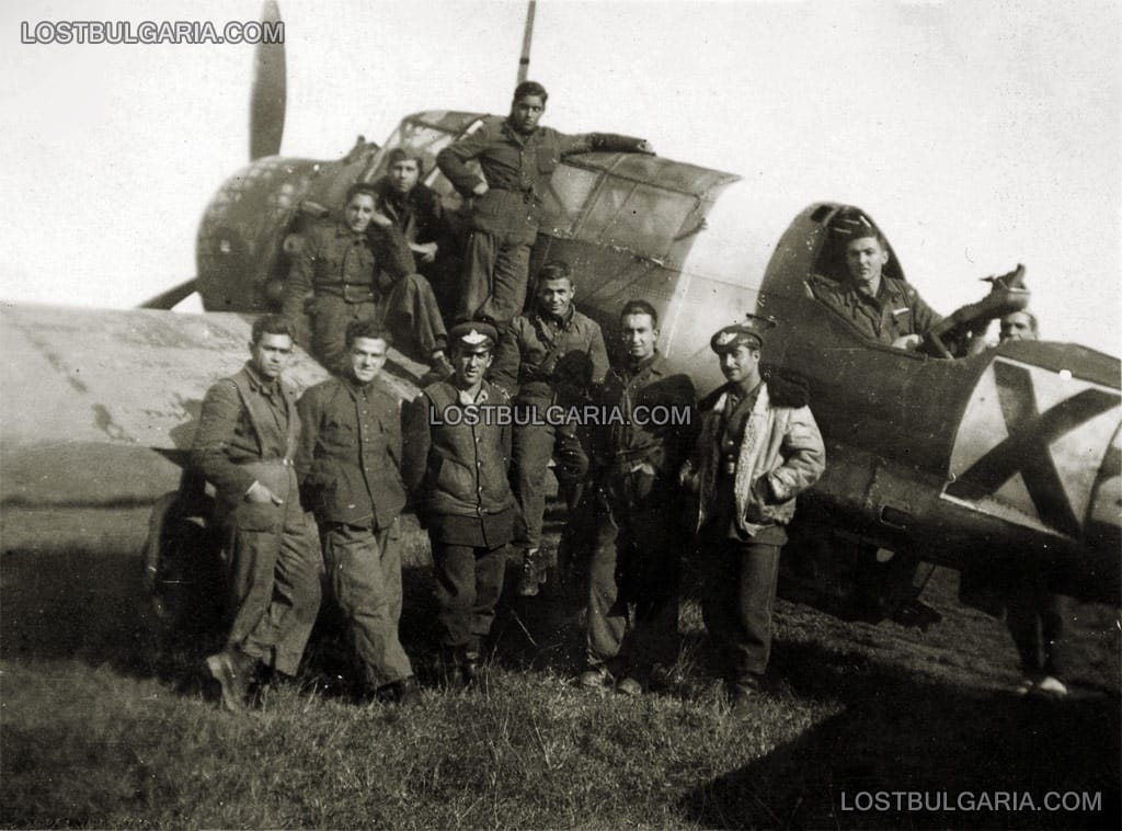 Летци и техници край самолет PZL-43 "Чайка", 1943-44 г.