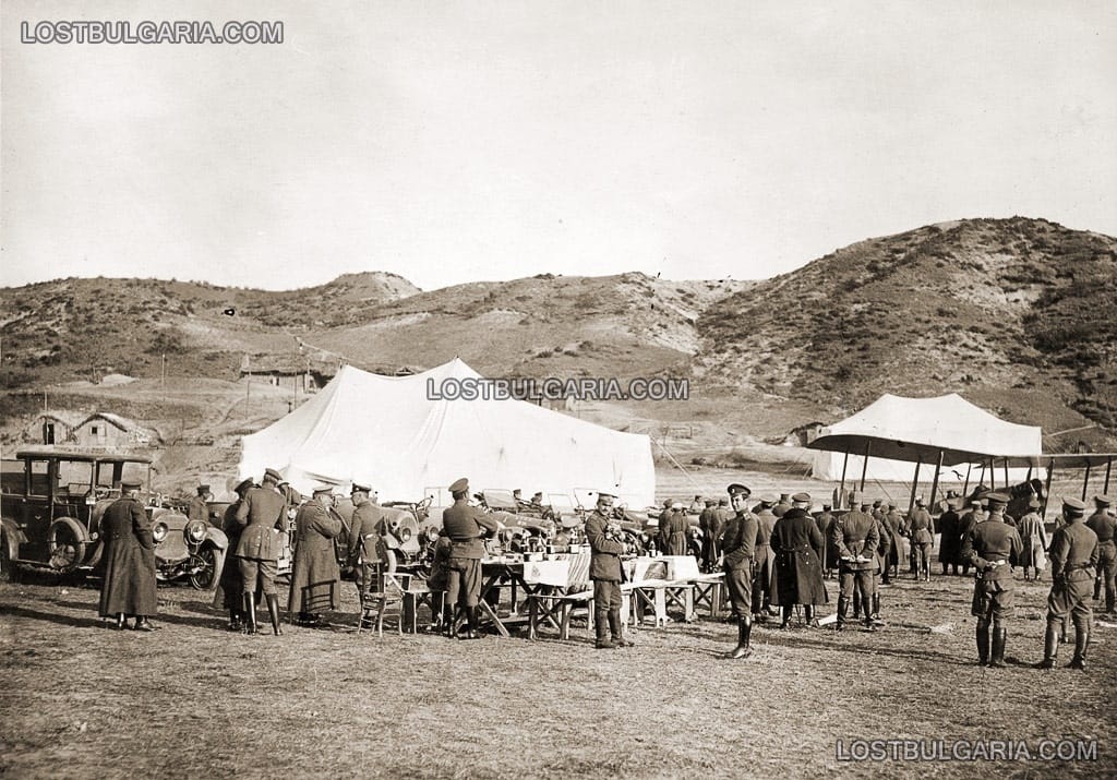 Посещение на Щаба на II армия в летище Белица. Южния фронт, 1917 г.