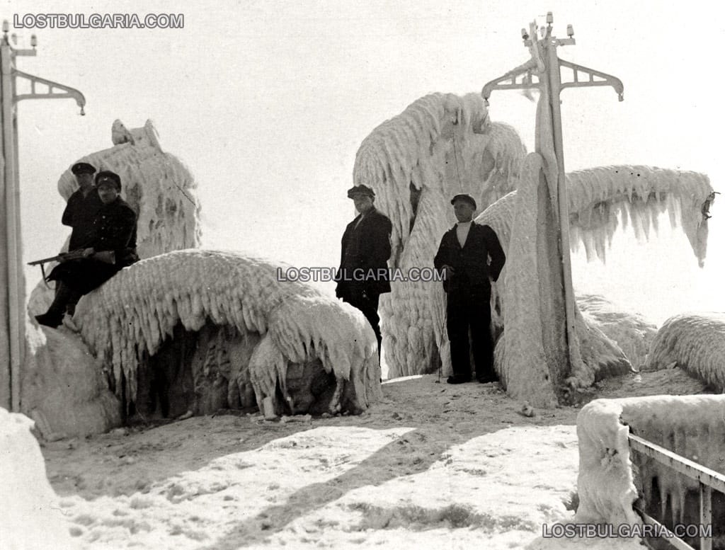 Варненци на замръзналия кей, Варна 1929 г.