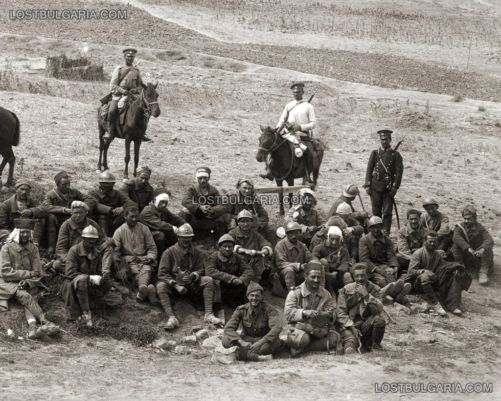 Френски военнопленници, включително от колониалните войски