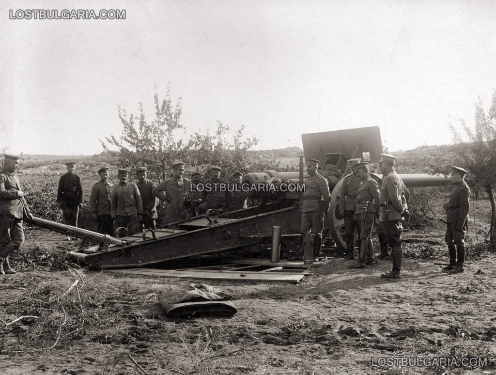 Българи и германци с германско дългобойно оръдие Д-40 (=15cm S.K.L/40 i.R.L.) на Южния фронт