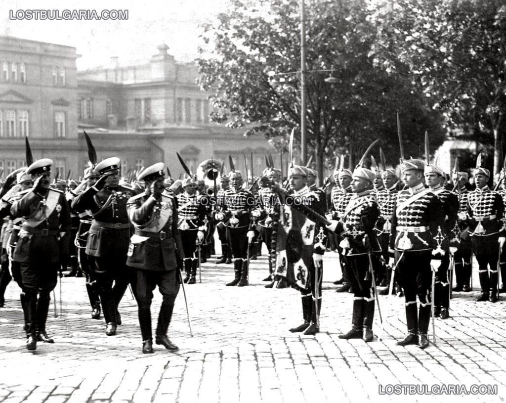 Приемането на строените гвардейски части от Н.В.Цар Борис III и генералитета за Гергьовския парад на 6 май 1936 г. на площада до Народното събрание