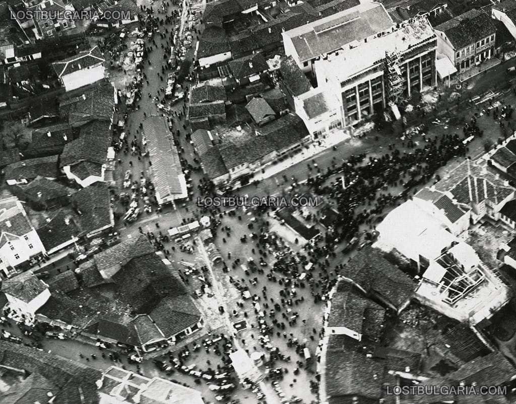 Пазарен ден в град Казанлък, снимка от въздуха, 1926 г.