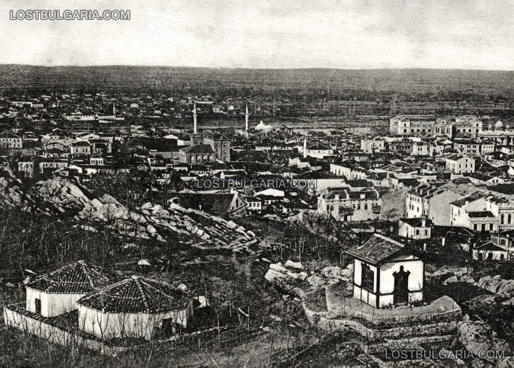 Пловдив, общ изглед към града с река Марица и Мъжката гимнзия, около 1910 г.