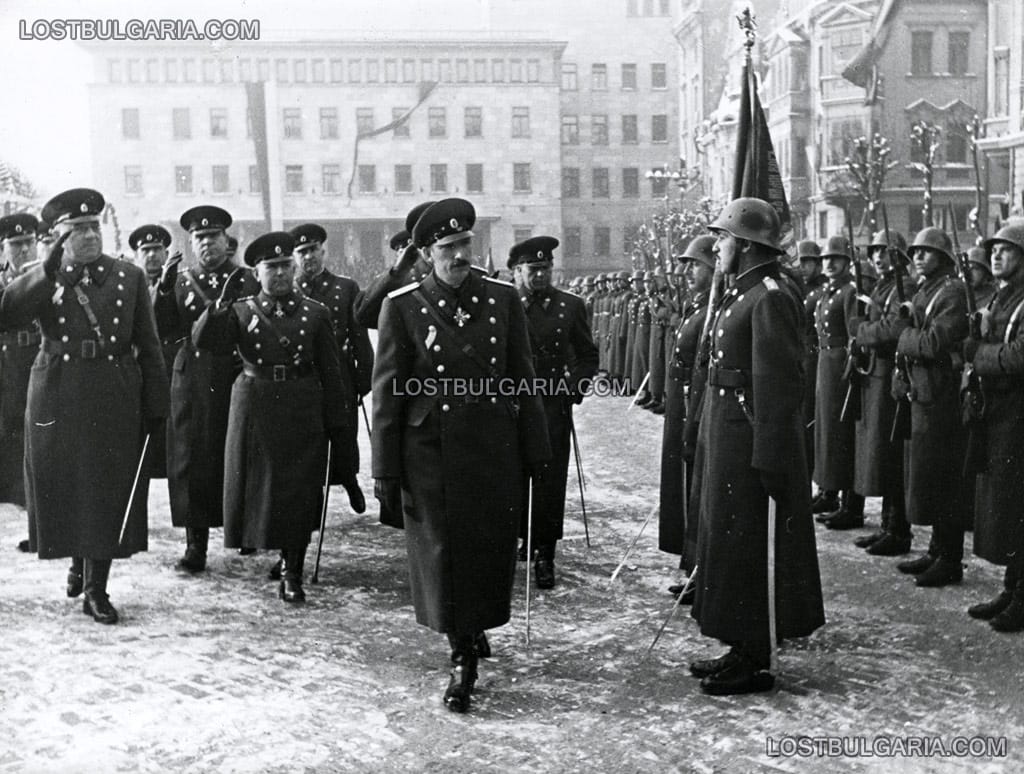 Н.В.Цар Борис III и генералитета приемат войската на Богоявление (Йордановден) на площад "Александър I", началото на 40-те години на ХХ век