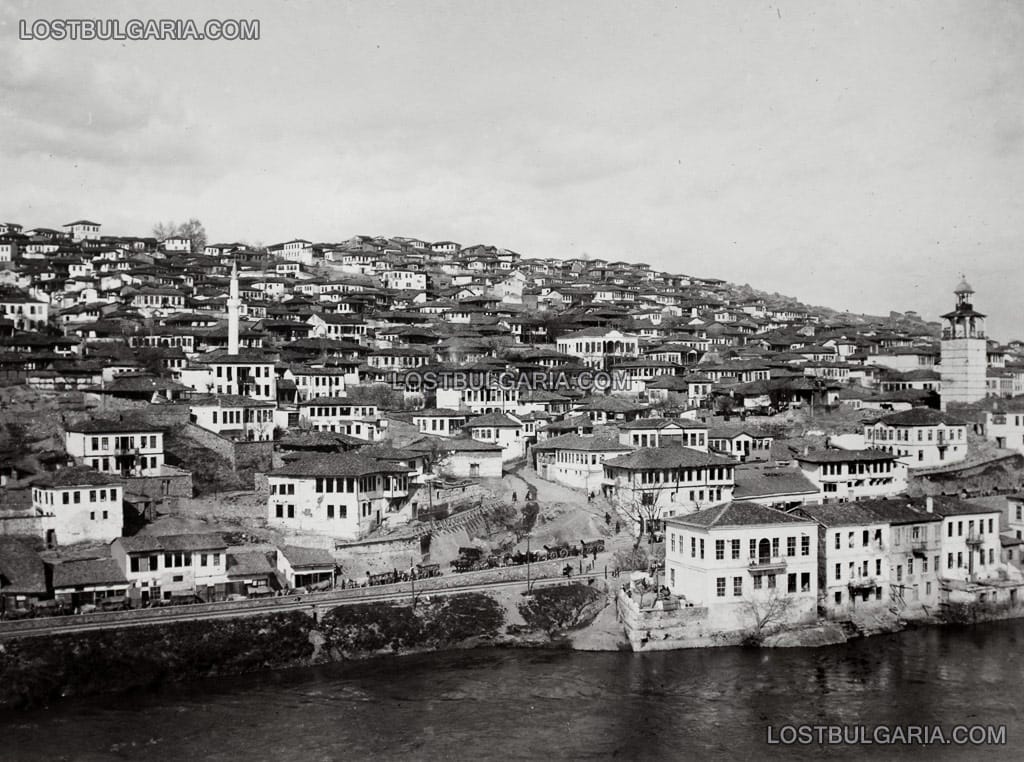 Град Велес, в дясно - часовниковата кула, 1916 г.