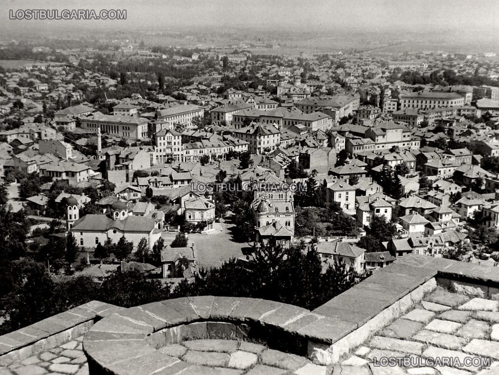Изглед към град Враца от "Туристическия дом", 1960 г.