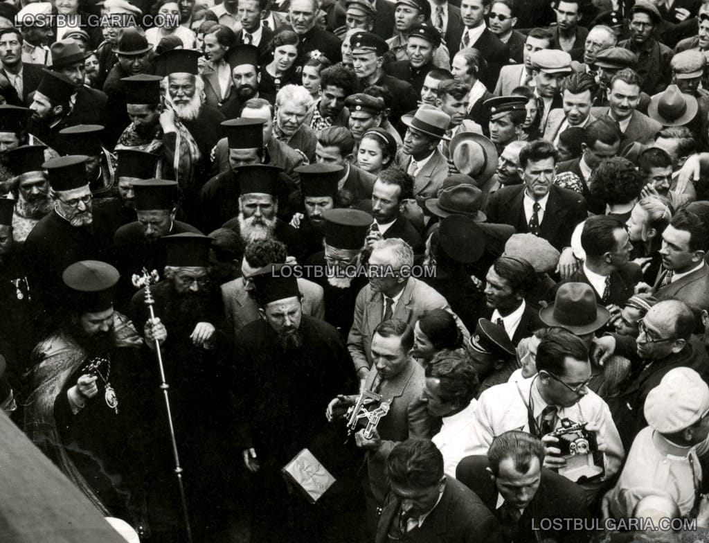 Посрещане на Варненски и Преславски митрополит Йосиф на гарата във Варна, 1938 г.