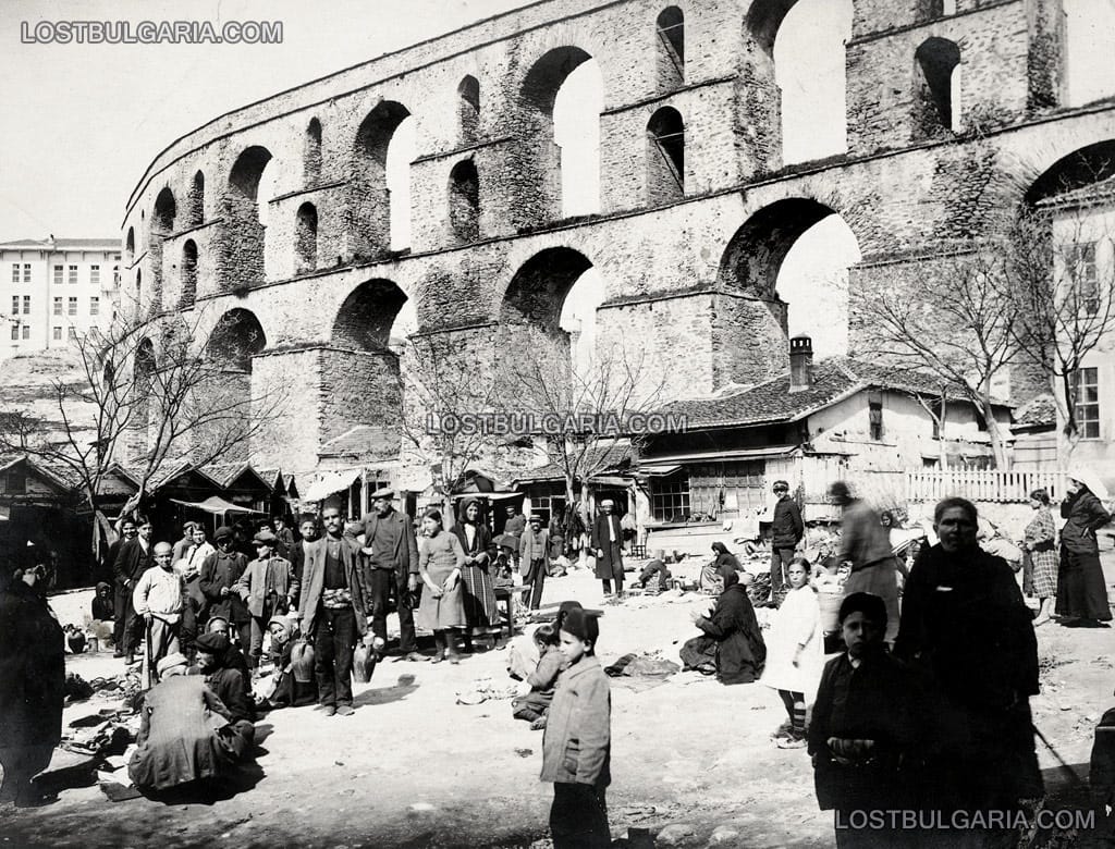 Пазар в Кавала до римския акведукт, 1941 г.
