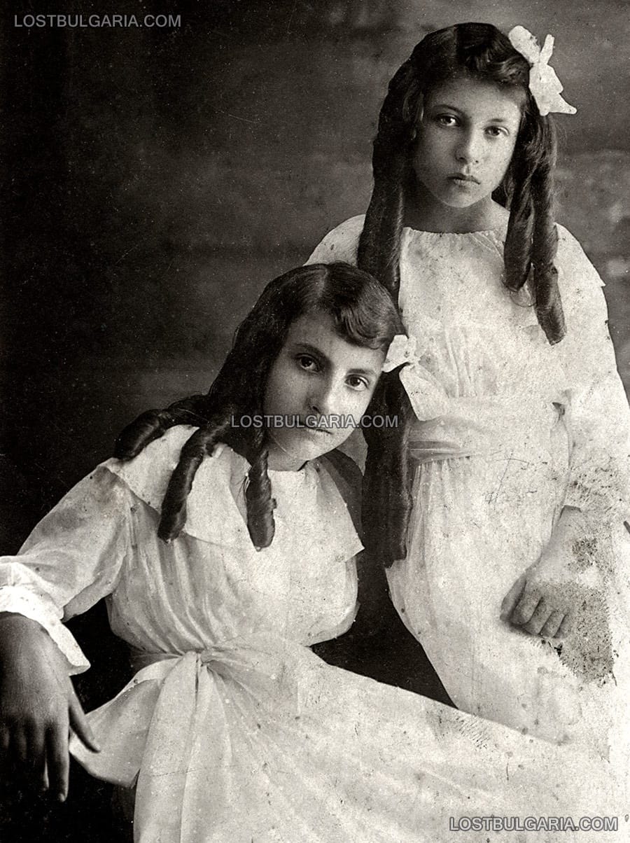 Портрет на две сестри, София, 1918 г.