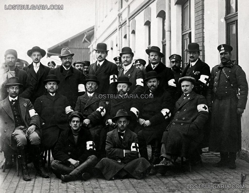 Мисия на чешкия Червен кръст, пристигнала в Ямбол на 29 октомври, гарата в Ямбол, 1912 г.