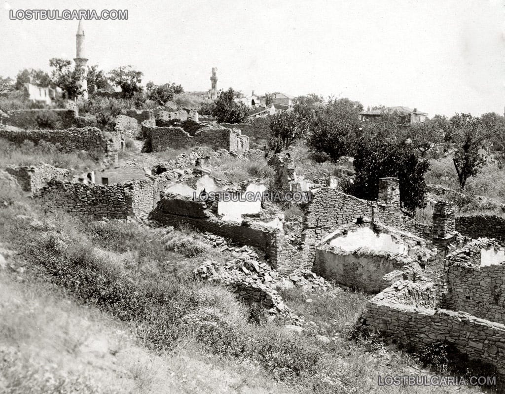 Оплячкосани и разрушени къщи, вероятно в Чаталджа, 1912 г.