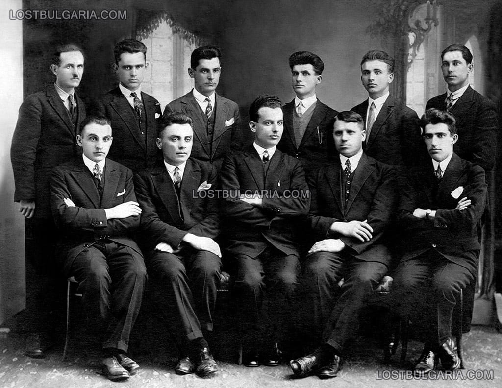 Първият випуск лесовъди, завършили обучението си в Агрономо-лесовъдния факултет на Софийския университет в София, 1929 г.