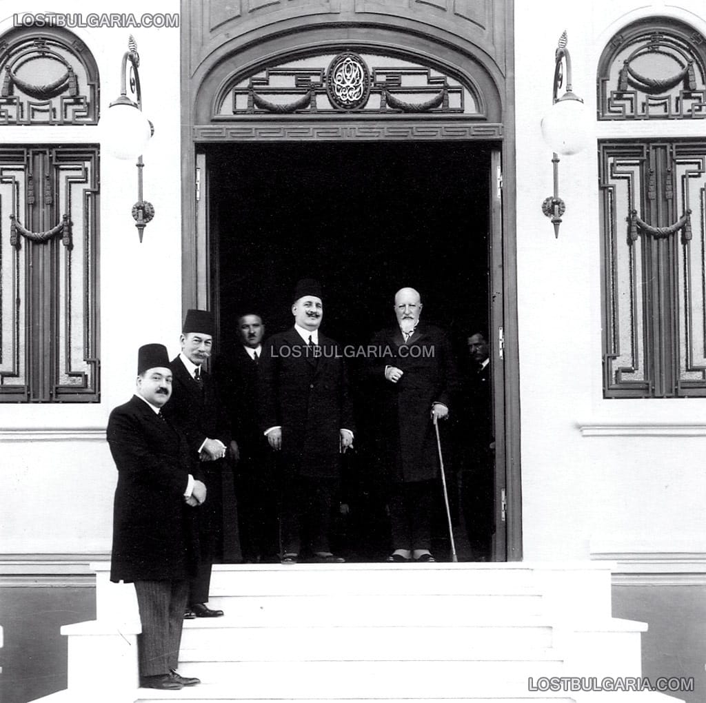 Абдикиралият Цар Фердинанд в Египет след среща с крал Фуад І и египетски министри, Хелван до Кайро, 3 март 1930 г.