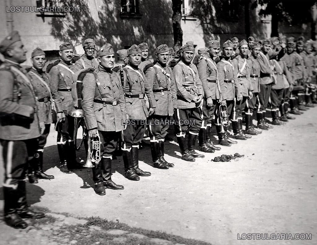 Духовата музика на Гвардейския на Н.В конен полк преди заминаване за Варна на път към Южна Добруджа, 16 септември 1940 г.