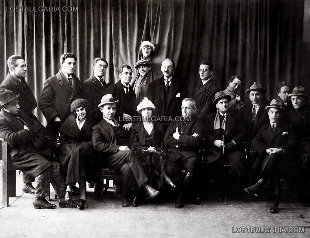 Трупата на артистите от Свободен оперетен театър, сезон 1919-20 г., София