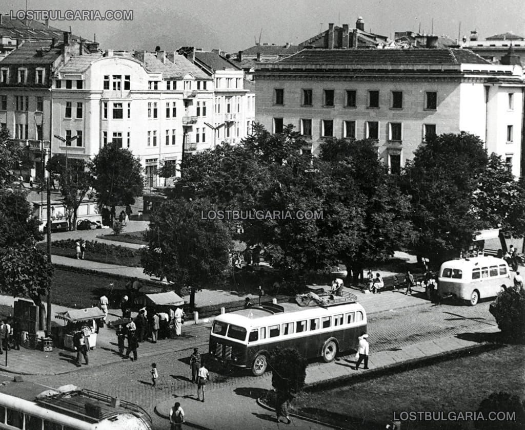 Бургас, градинката до гарата, 60-те години на ХХ век