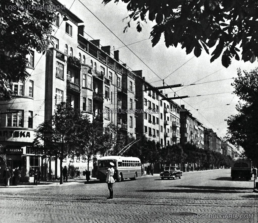 София, кръстовището на булевард "Патриарх Евтимий" и булевард "Витоша", 50-те години на ХХ век
