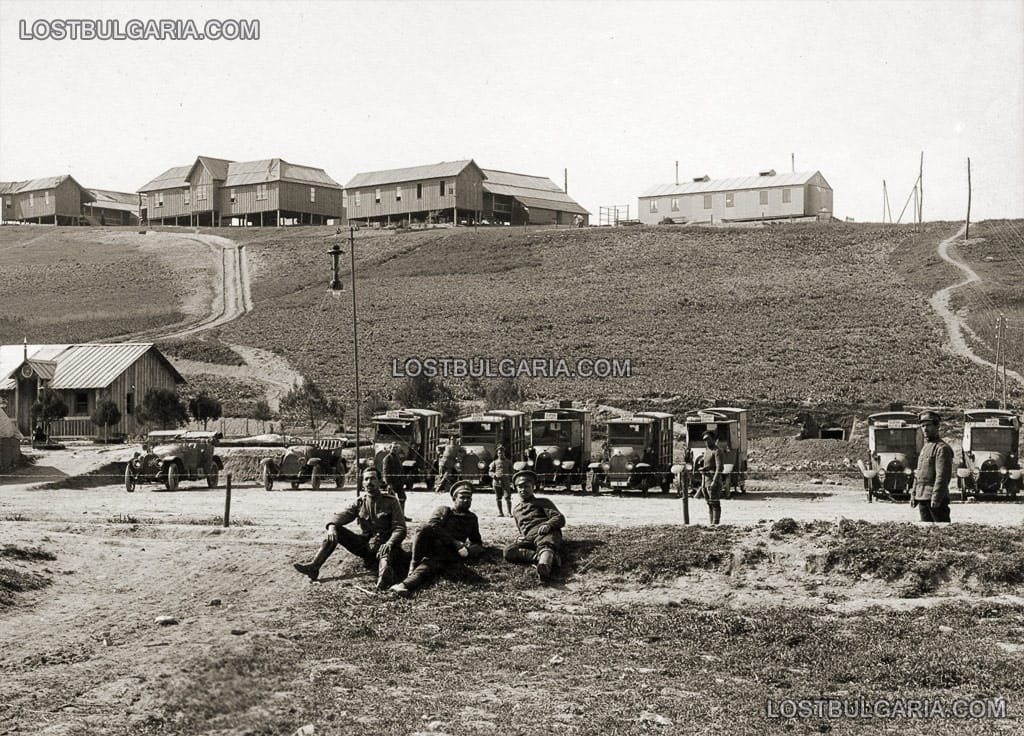 Автомобили на Щаба на 2-ра армия и линейки, Южния фронт, 1917 г.