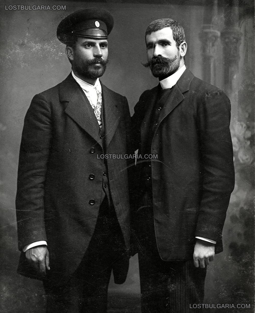 Портрет на двама мъже, облечени в градско облекло, Пловдив, 1912 г.