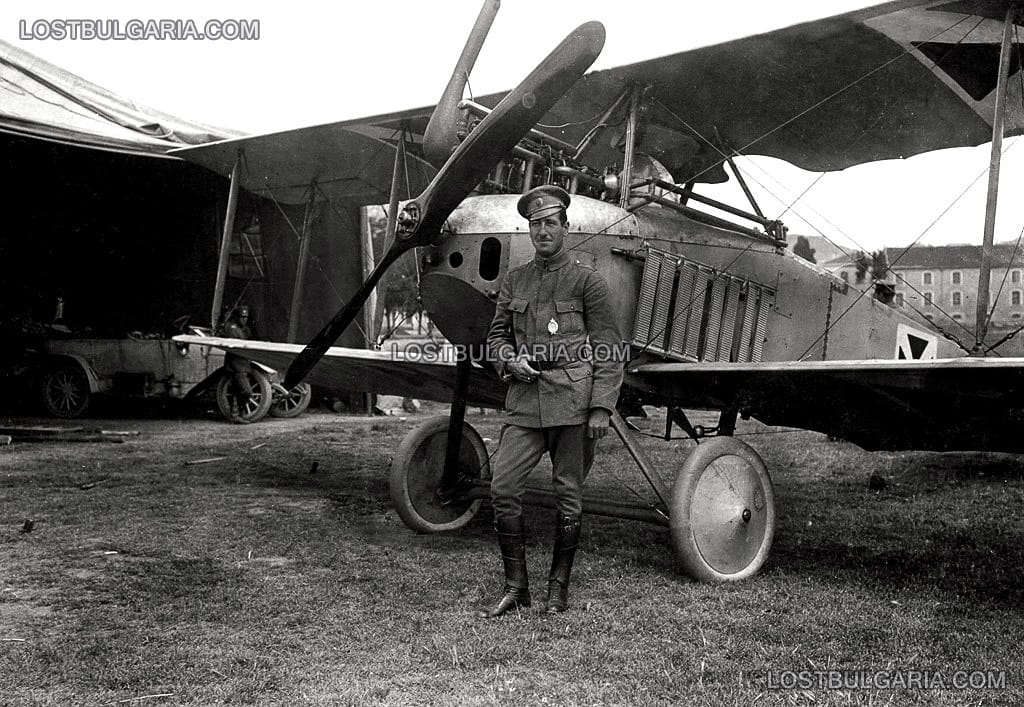Български авиатор със самолет Албатрос Б.I (Albatros B.I), юни 1916 г.