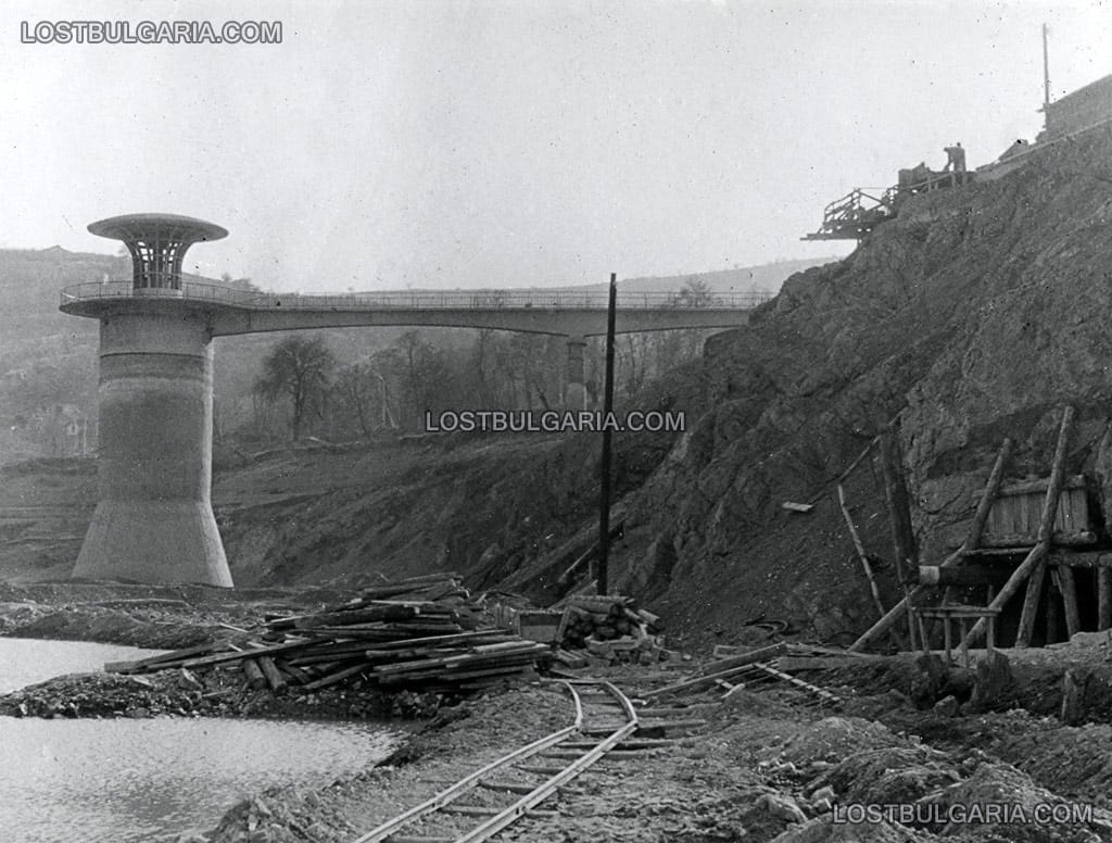 "Гъбата" по време на строежа на язовир "Искър" при Панчаревското езеро, 50-те години на ХХ век