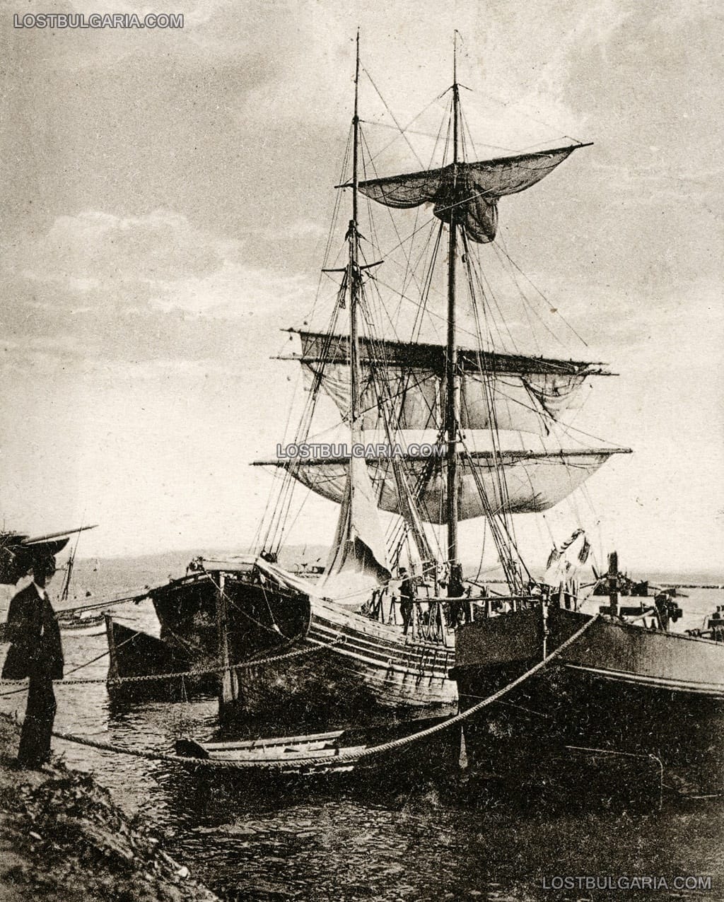 Платноход във водите на пристанище Бургас, началото на ХХ век