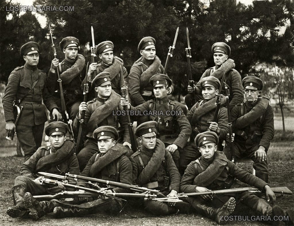 Войници с пушки и щикове, 30-те години на ХХ век