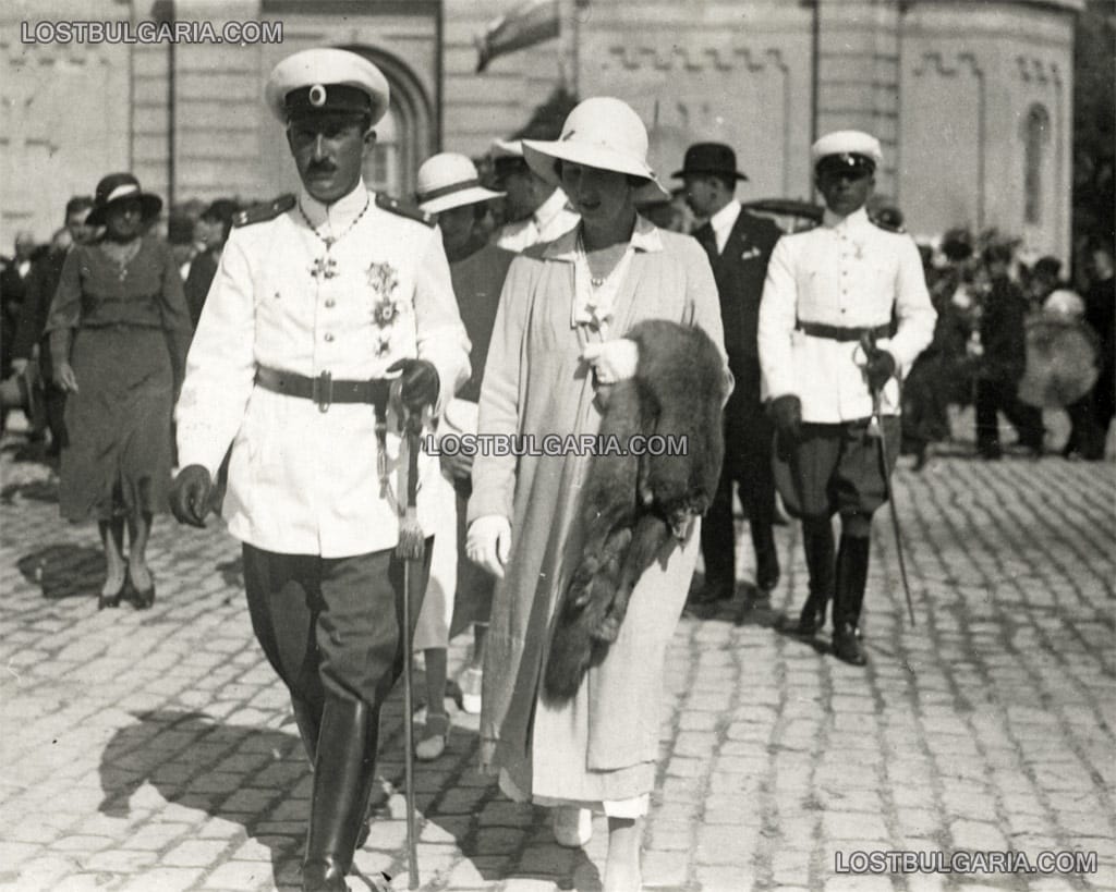Техни Величества Цар Борис III и Царица Йоанна сред парада на военноморските сили по случай 14 години от възшествието му на престола, Варна, 3 октомври 1932 г.