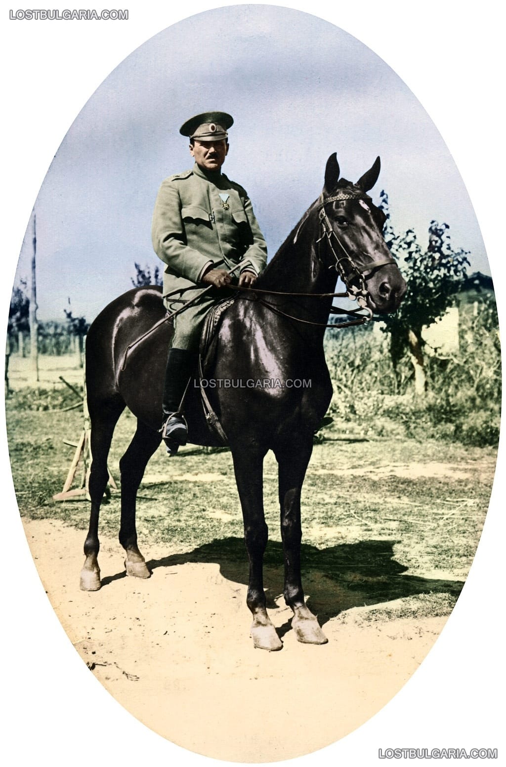 Капитан от кавалерията (ротмистър) на кон при Дойран, 1918 г.