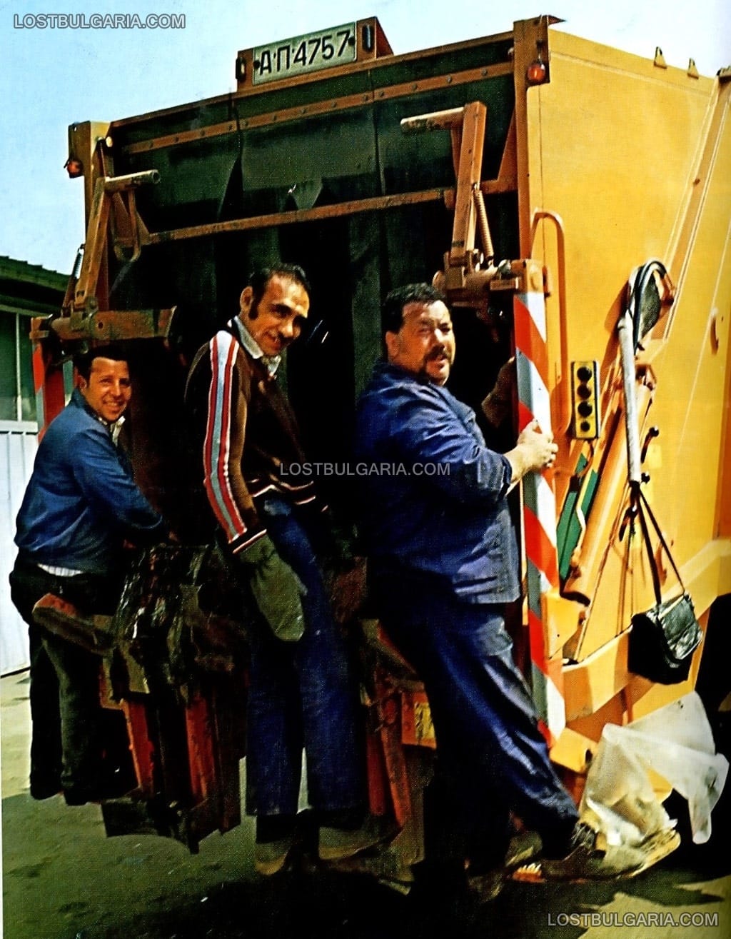 София, боклуджийска кола на общинската фирма "Чистота", 1988 г.