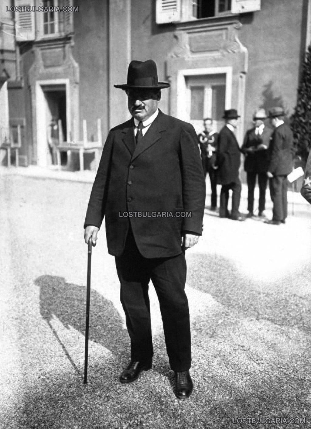 Министър-председателят Александър Стамболийски на конференцията в Генуа, целяща възстановяване на Централна и Източна Европа след края на Първата световна война, април-май, 1922 г.
