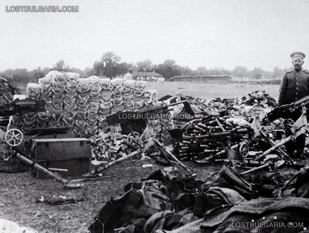 Трофейно румънско оръжие и боеприпаси, пленени след падането на Тутраканската крепост, Тутракан, 1916 г.